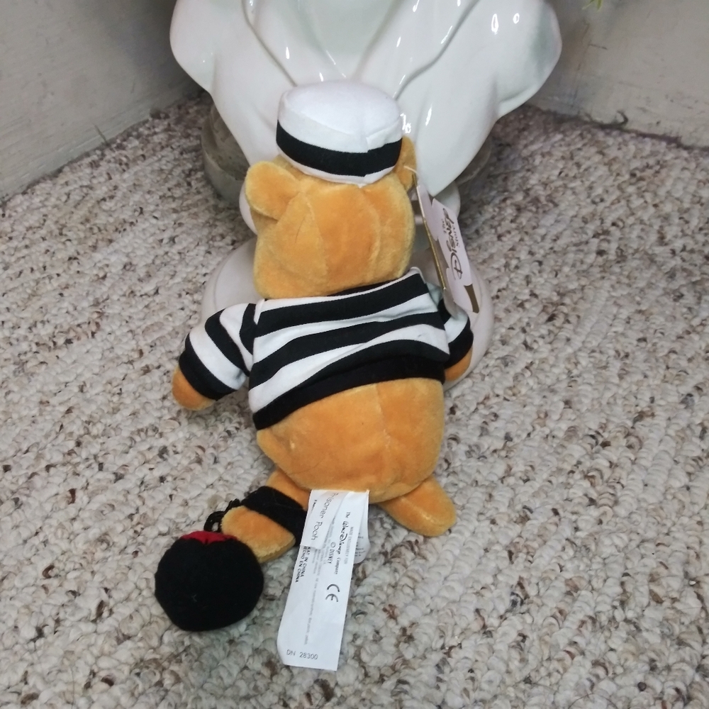 Vintage Disney Store Winnie The Pooh Valentine Prisoner of Love Beanie - Picture 3 of 5